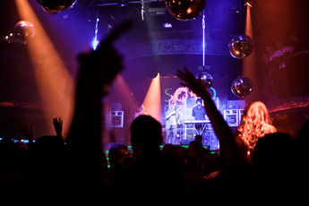 Русским быть модно soho rooms